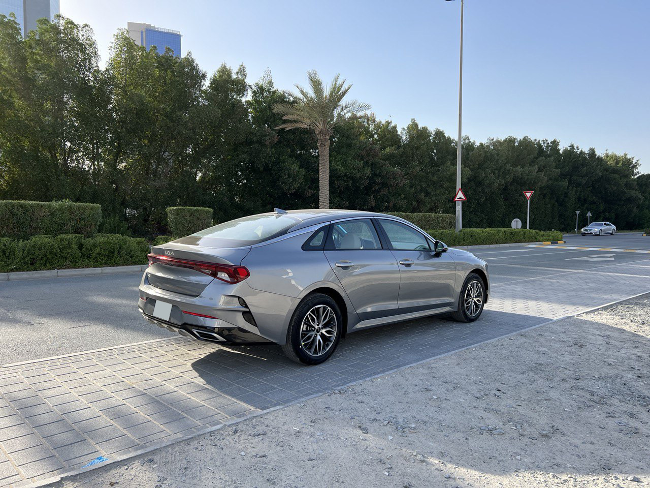 Detail Picture Kia K5 - Rent in Dubai