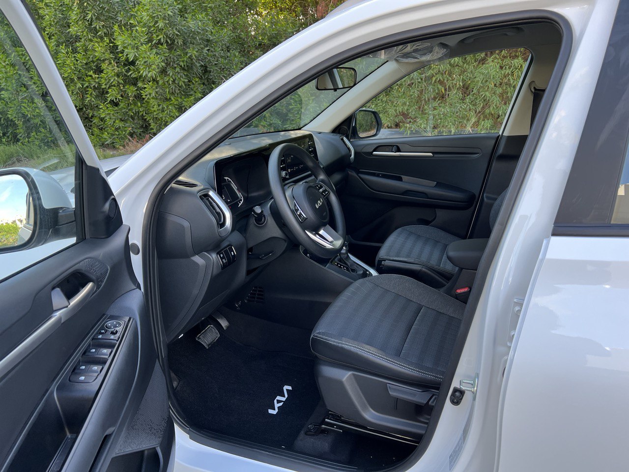 Detail Picture Kia Sonet - Rent in Dubai