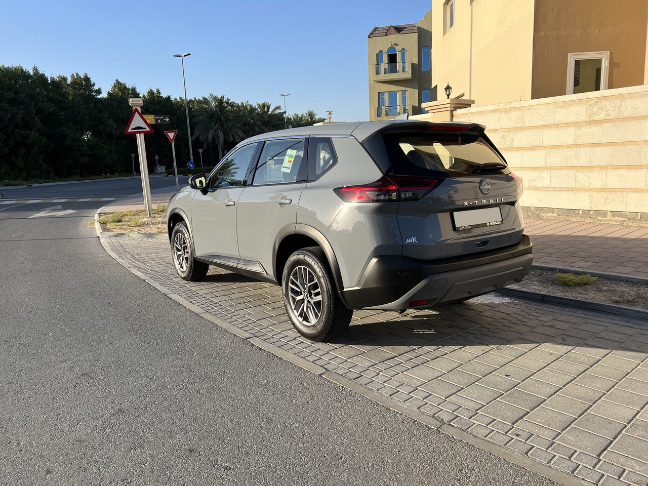 Detail Picture Nissan X-trail - Rent in Dubai
