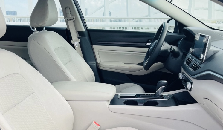 Detail Picture Nissan Altima 2020 - Rent in Dubai