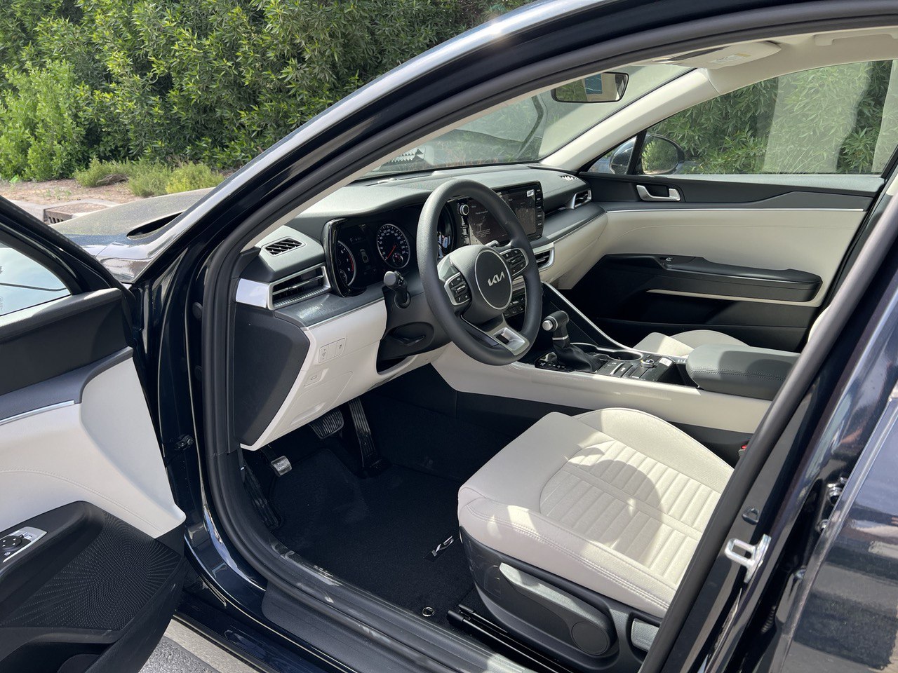 Detail Picture Kia k5 - Rent in Dubai