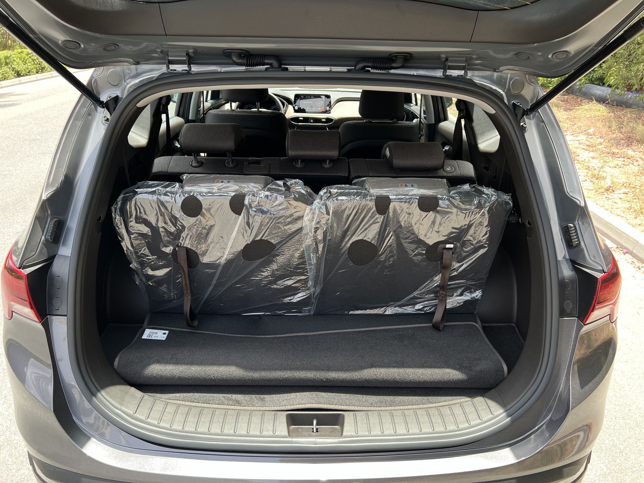 Detail Picture Hyundai Santa Fe - Rent in Dubai