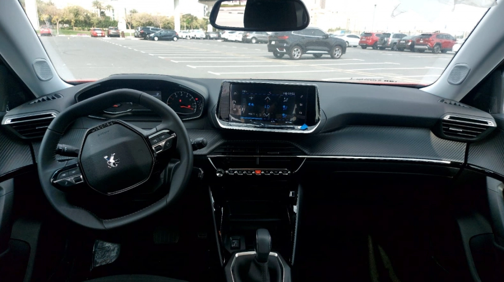 Detail Picture Peugeot 2008 2023-2024 - Rent in Dubai