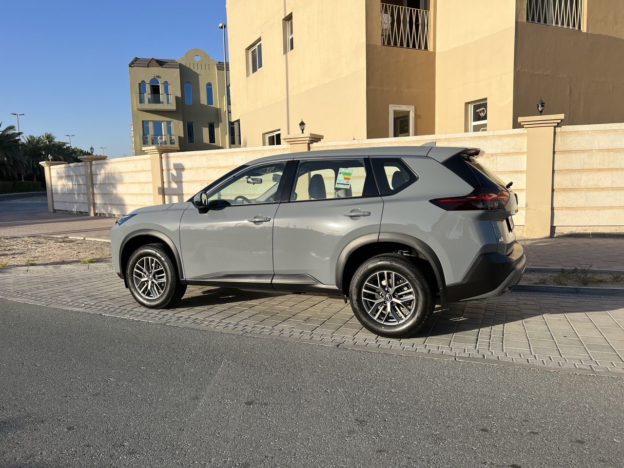 Detail Picture Nissan X-trail - Rent in Dubai