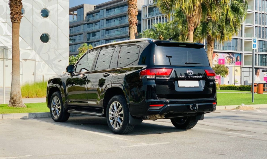 Detail Picture Toyota Land Cruiser GXR V6 2022 - Rent in Dubai
