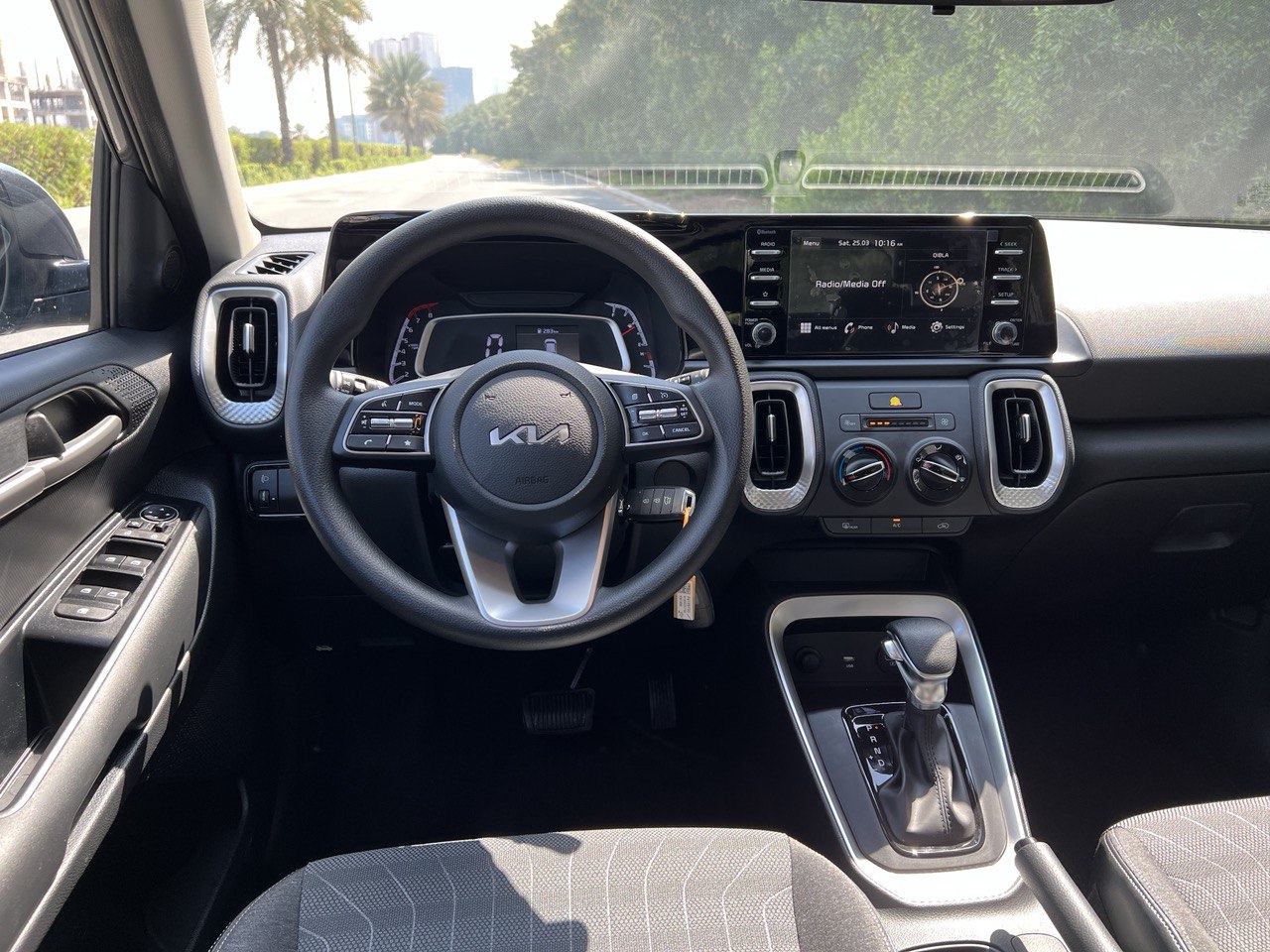 Detail Picture Kia Sonet - Rent in Dubai